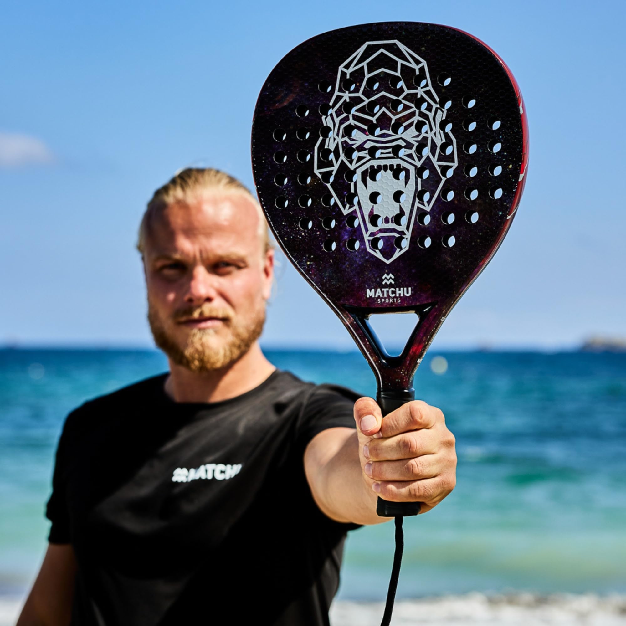 Matchu - Padel schläger - Inklusive Tragetasche - 100% (3K/18K) Carbon - Eva-Schaum - 3D-Grip Technology - 47x3,8 cm - 360 Gramm - Für Anfänger, Fortgeschrittene und Experten