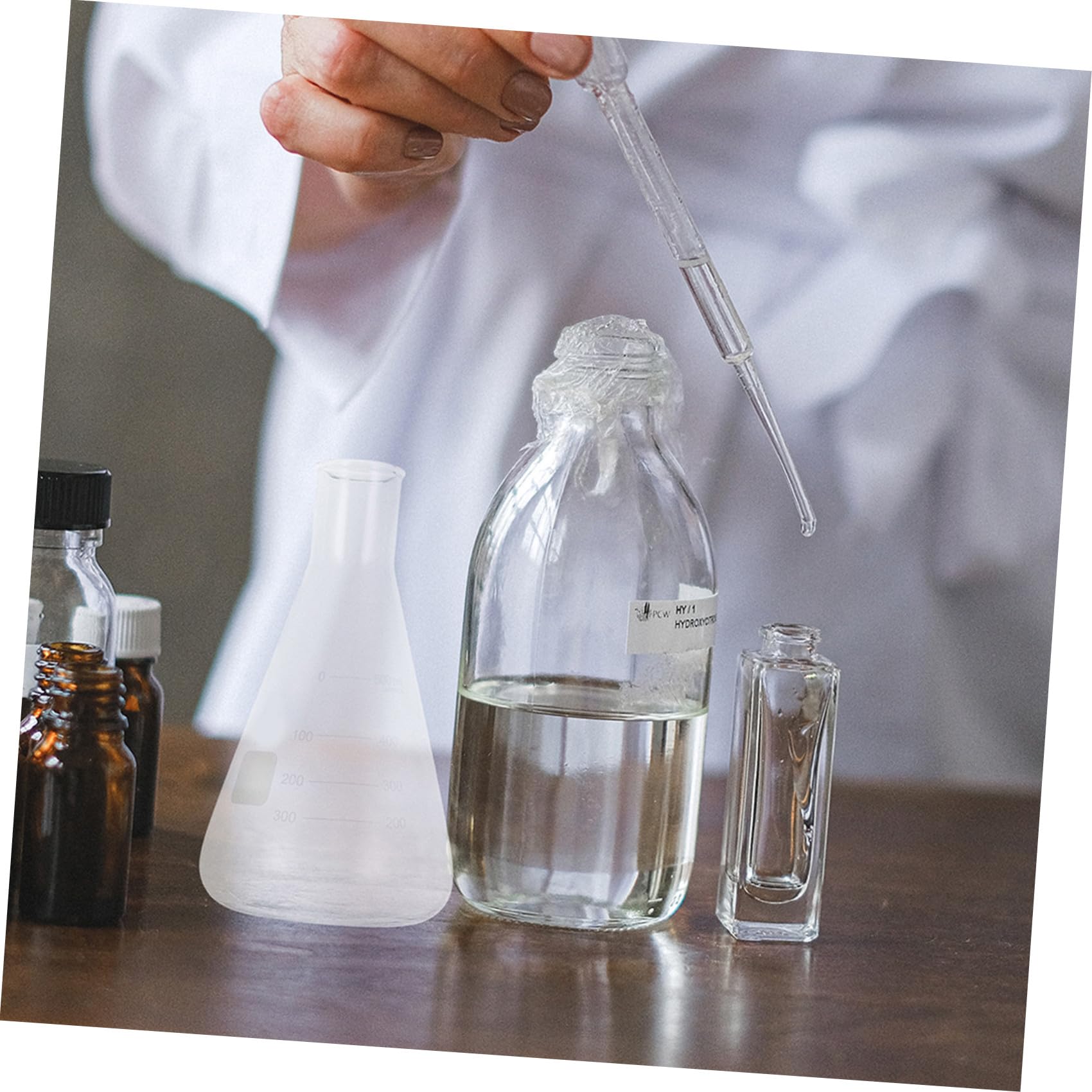 NOLITOY Matraces Erlenmeyer Forma Cónica de Vidrio Borosilicato Conjunto de 4 Prácticos Rebabas Fondo Plano y Capacidad Estándar para Experimentos Escolares