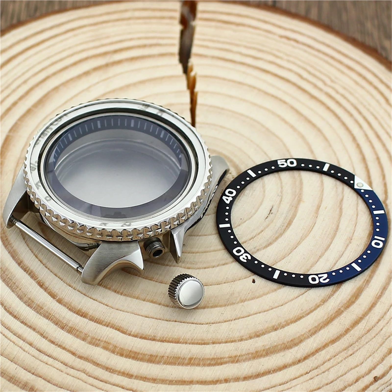 Cassa for orologio automatico argentata, parti di ricambio, cassa in vetro zaffiro adatta for Seiko NH35 NH36 4R36 SKX007SKX013 120 clic Cassa dell'orologio