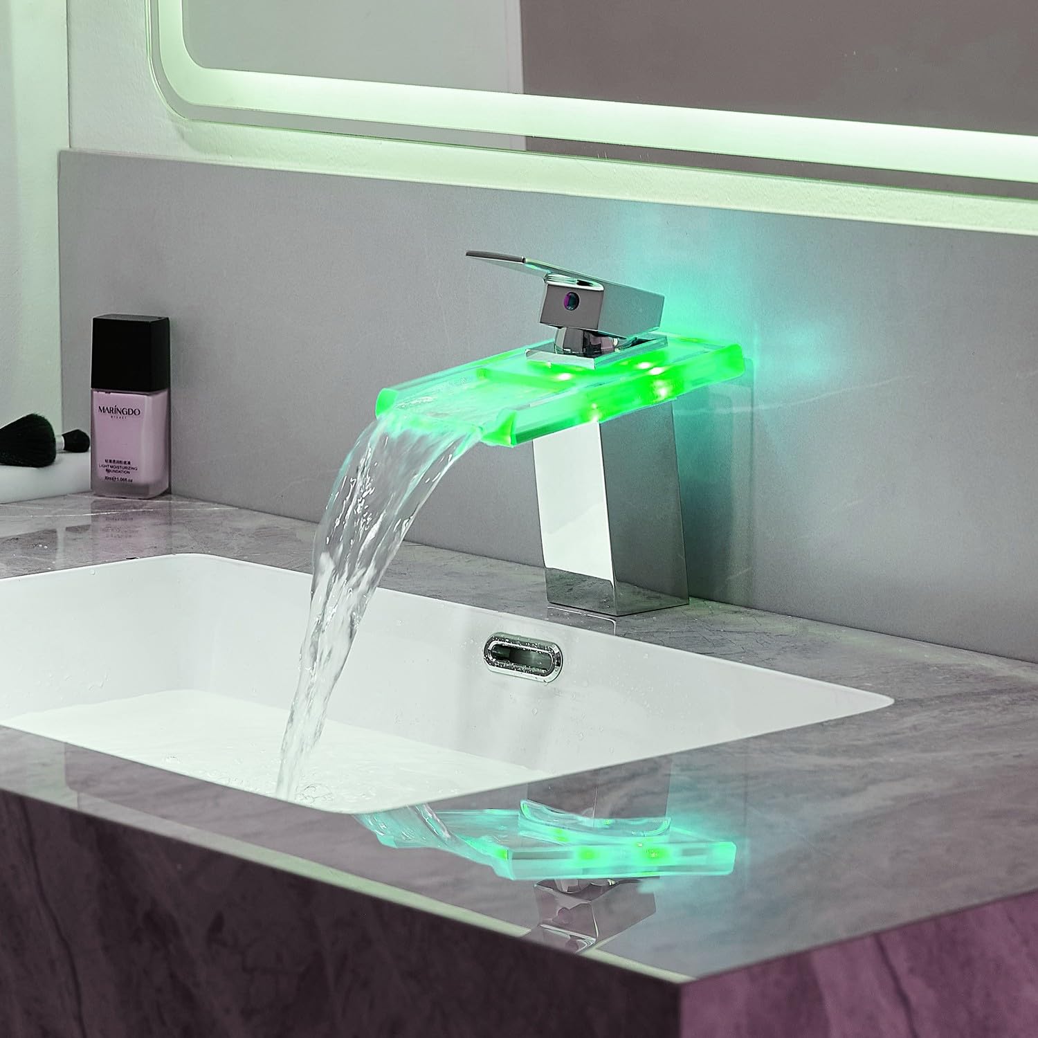 SOLEO Robinet mitigeur design bec cascade à LED lumineuses chrome brillant