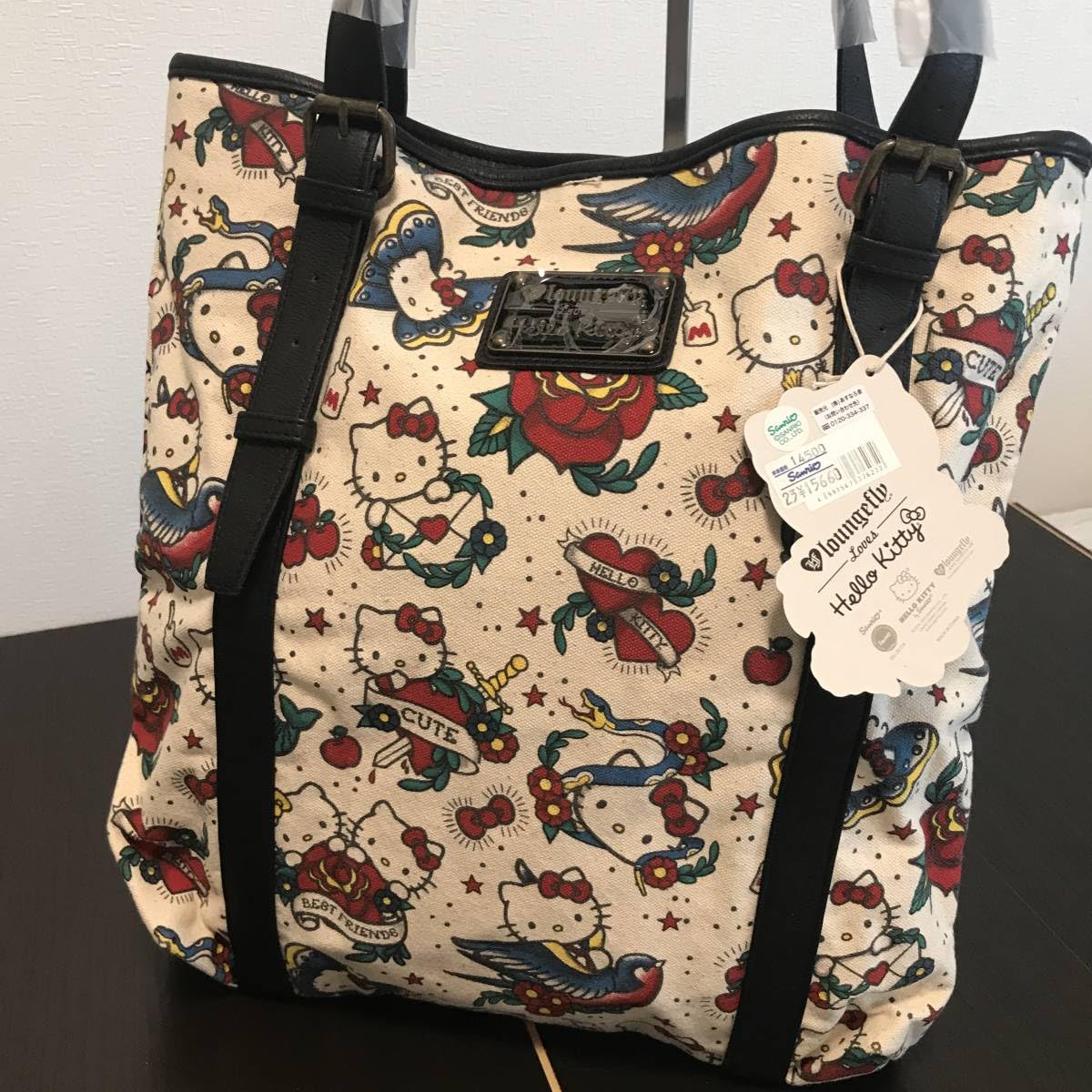 Loungefly Hello Kitty ハンドバッグ(レア商品) Loungefly Hello Kitty ハンドバッグ(レア商品)