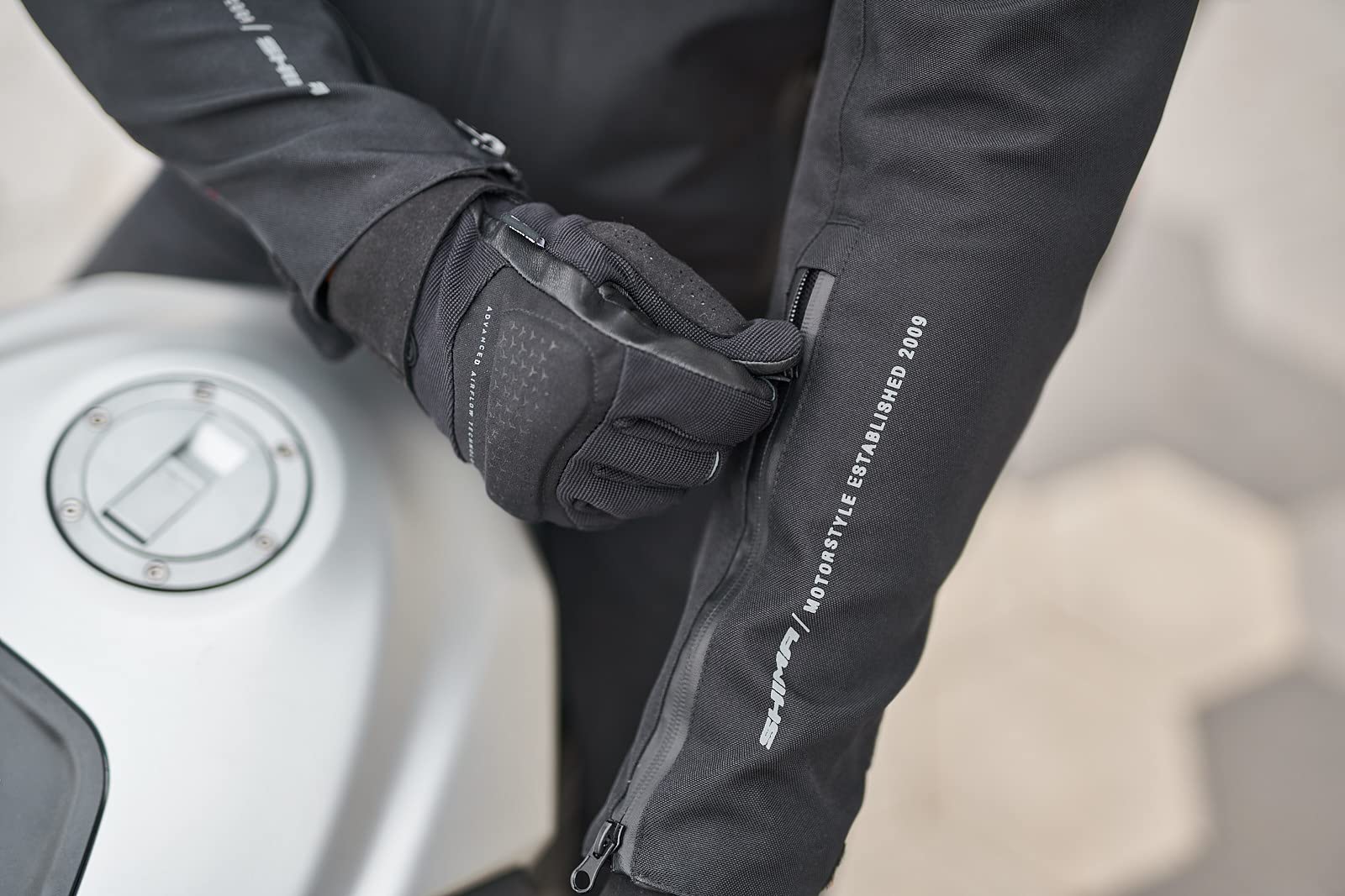 Męskie rękawice motocyklowe Shima AIR 2.0 - Wentylowane, letnie rękawice siateczkowe z ochroną stawów i palców, wzmocniona dłoń (czarne, L)