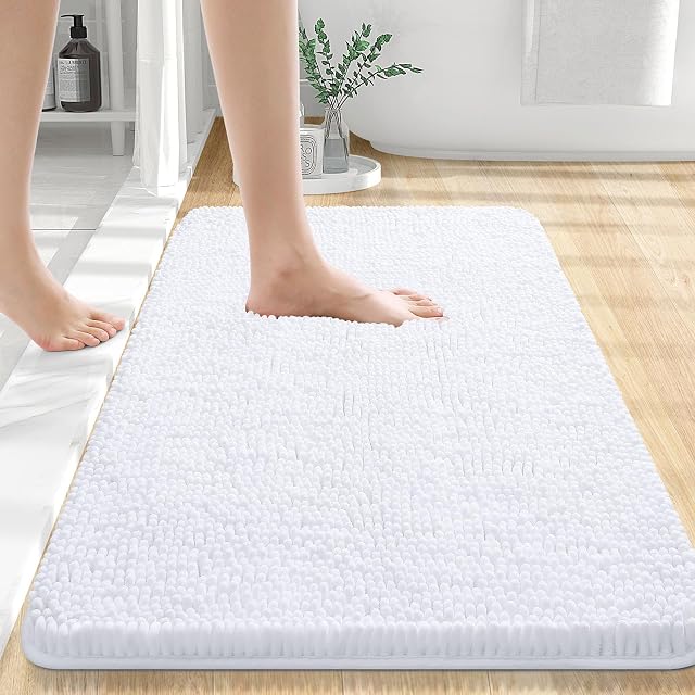 OLANLY Chenille Tapis de bain 20" x 30", Mat de salle de bain en peluche extra douce absorbante, en caoutchouc à sec rapide, tapis de bain lavable en machine pour le plancher de salle, baignoire et douche, accessoires de décoration maison, blanc
