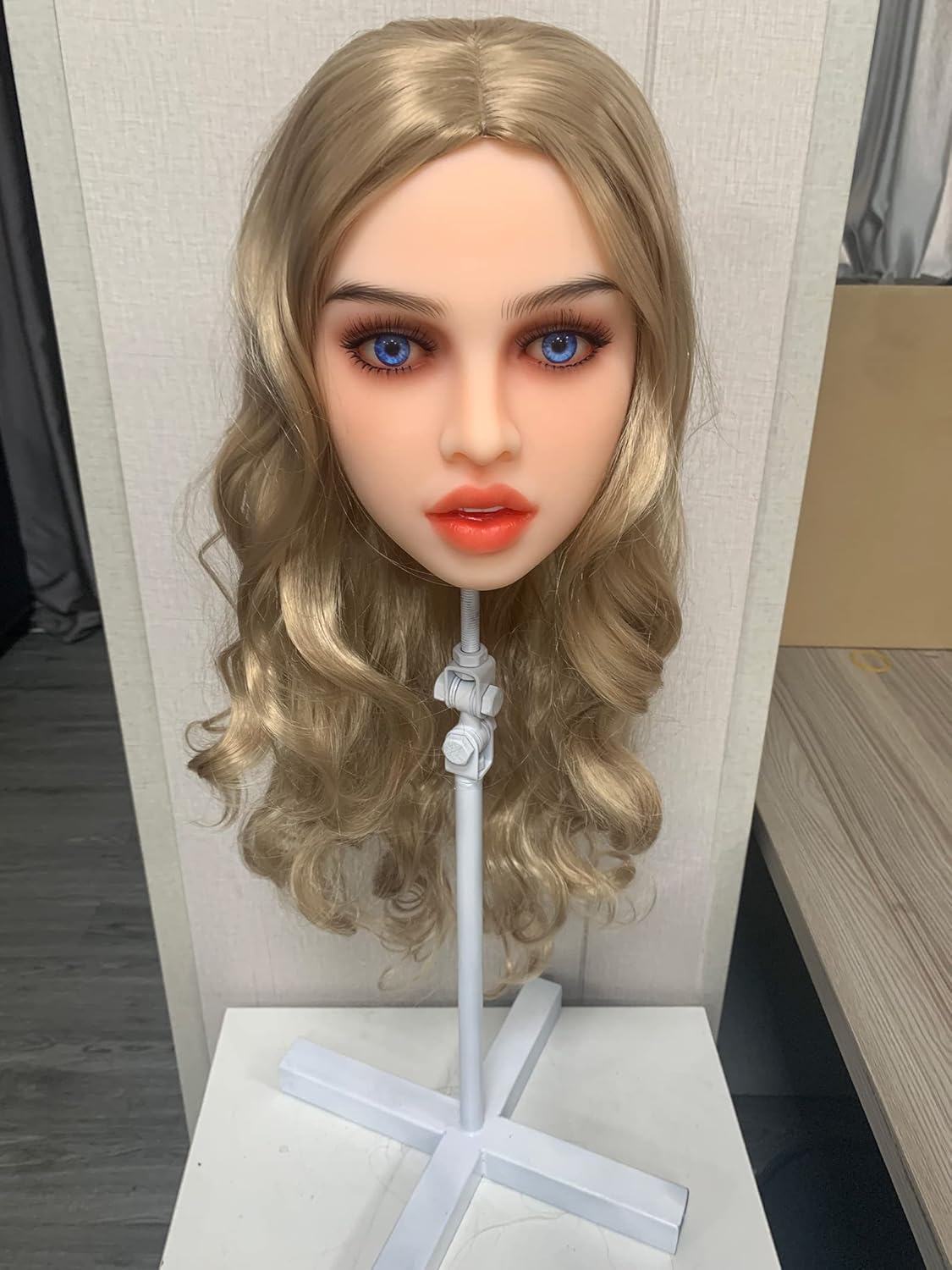 TPE Doll Head with Mouth,7.1 inches，Have a Beautiful Wig, Eyes, Makeup，Available M16 Articulation Fixed Connection，Mannequin Head, Hairstyle Training Head，Beauty Doll Head