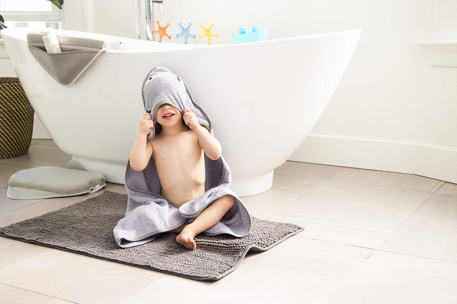 Ubbi Stingray Kneeler, Elbow Rest & Hooded Towel Bundle, Baby and Toddler Bath Time Must Haves for Parents and Baby, Gray