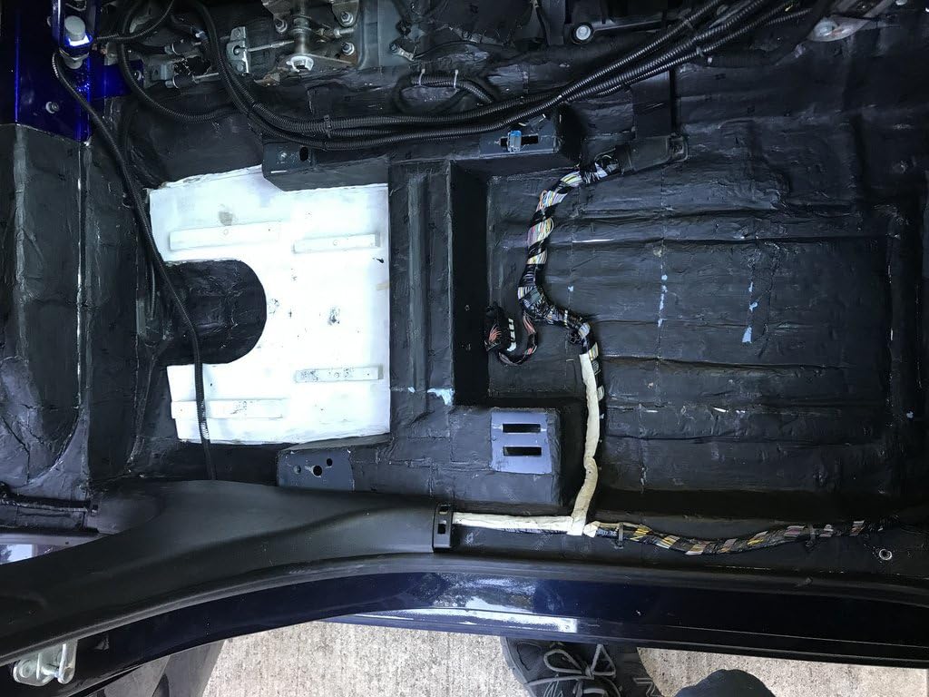 Second Skin Damplifier Pro Butyl Rubber Sound Deadening Mat + Roller - (2mm Thick, 30 sq ft) - Made in USA