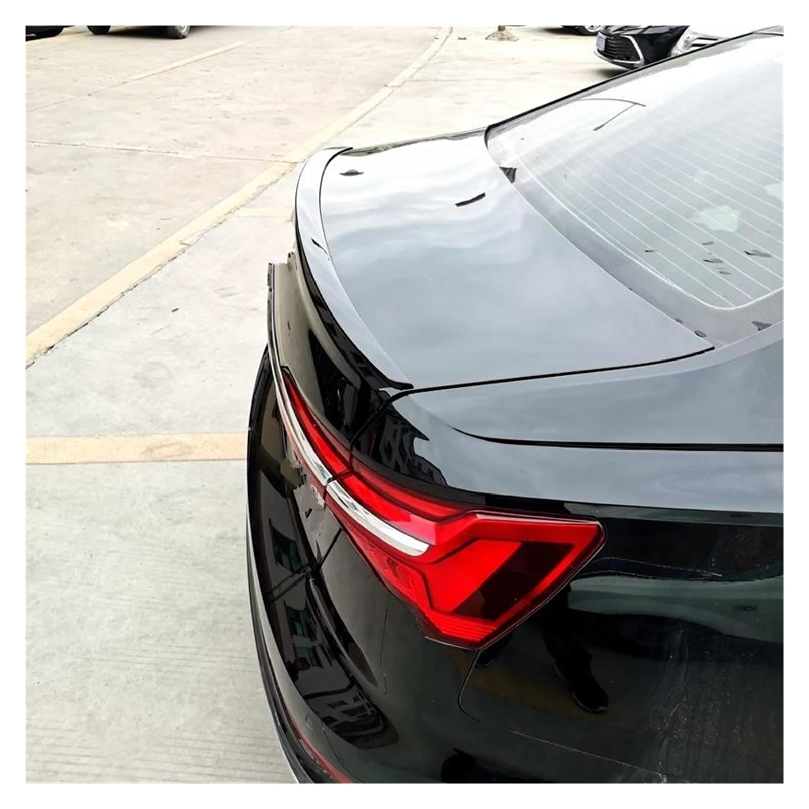 Spoiler d'aile arrière pour briser la monotonie de votre A6 C8 style noir laqué