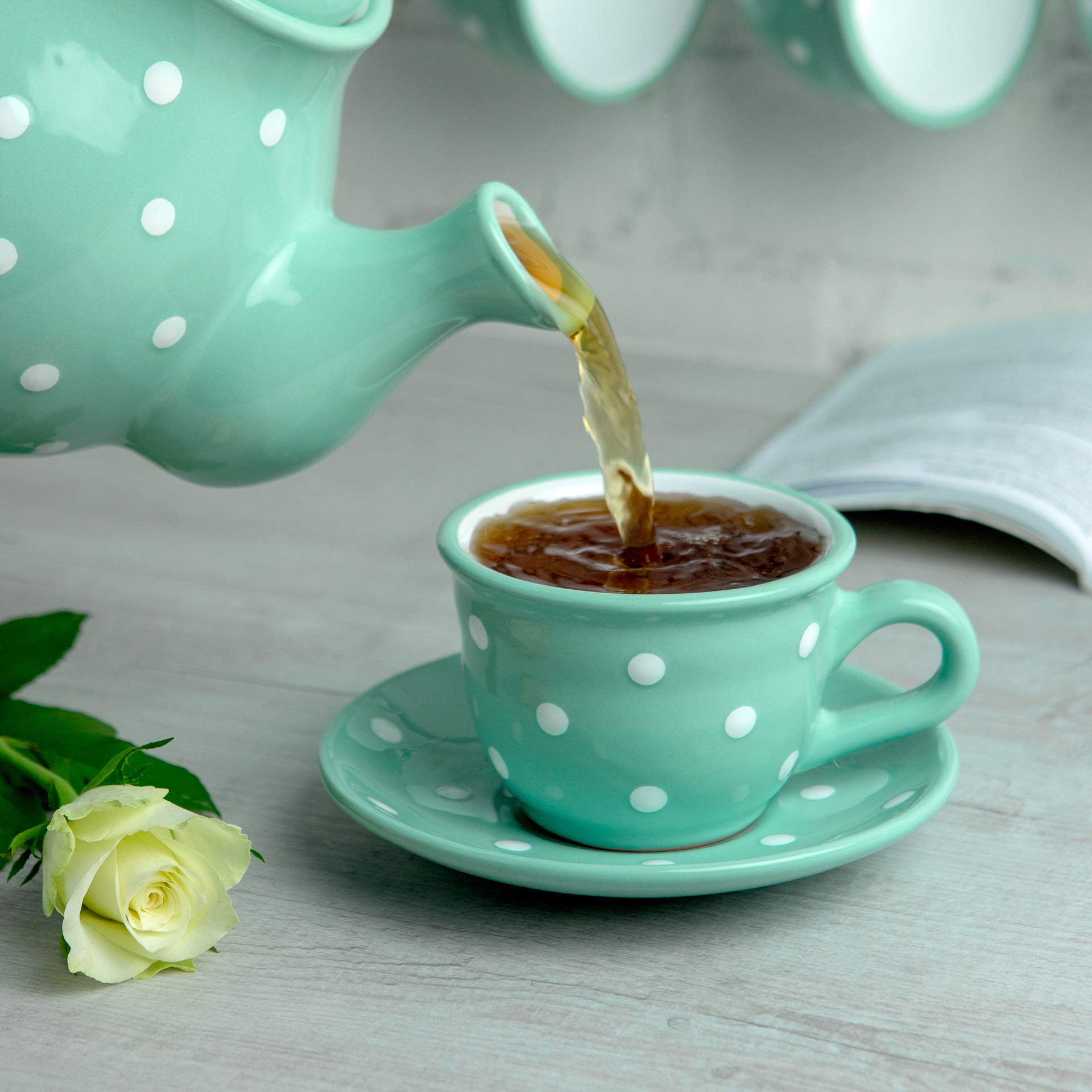 City to Cottage® - Kaffeebecher Teetasse 250 ml | Türkis und Weiß | Polka Dots | Handgemacht | Keramik Geschirr | Cappuccino Tasse mit Untertasse