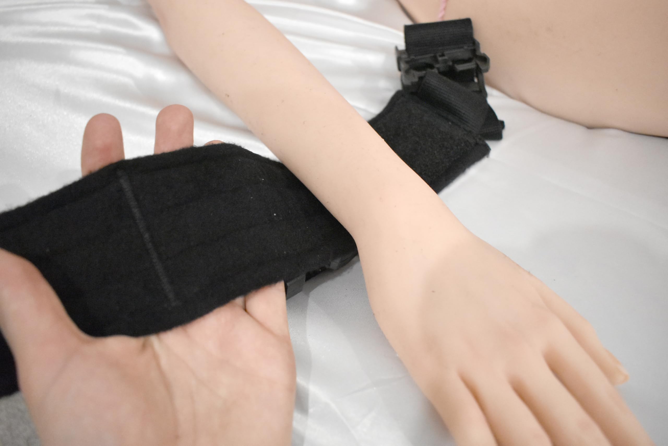 Menottes BDSM verrouillables – set entraves de clinique avec clé