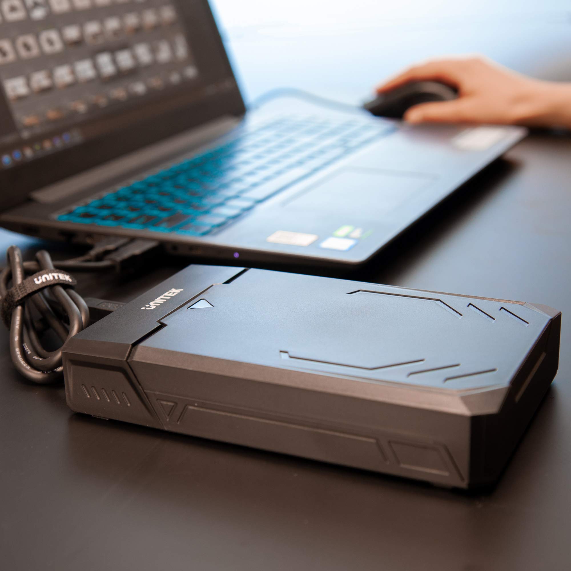 UNITEK Boîtier pour Disque Dur 2,5" et 3,5" HDD/SSD SATA I/II/III Protection Externe avec câble 3.0 intégré Montage sans Outil Noir