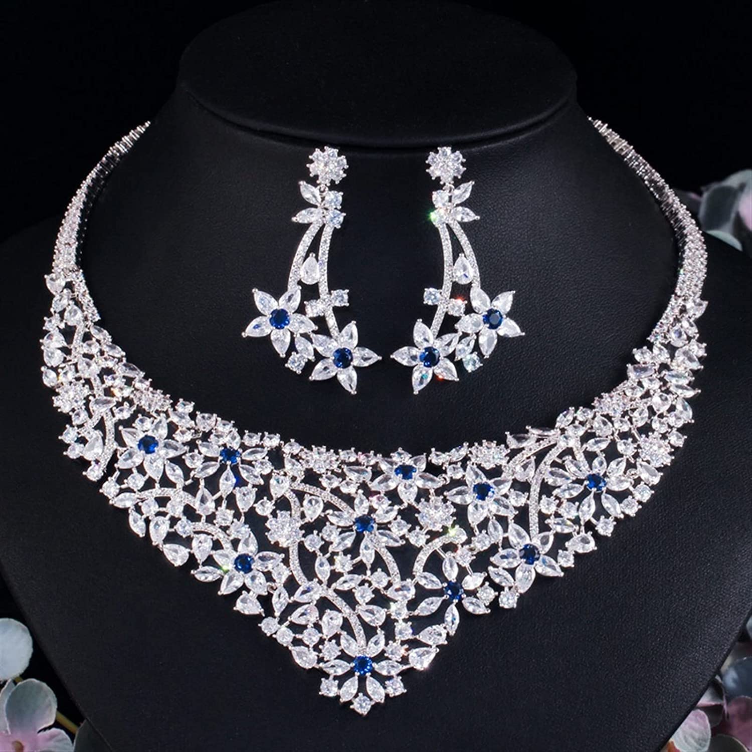 Conjunto de joyería azul real para lucir perfecta como invitada en bodas y fiestas 7