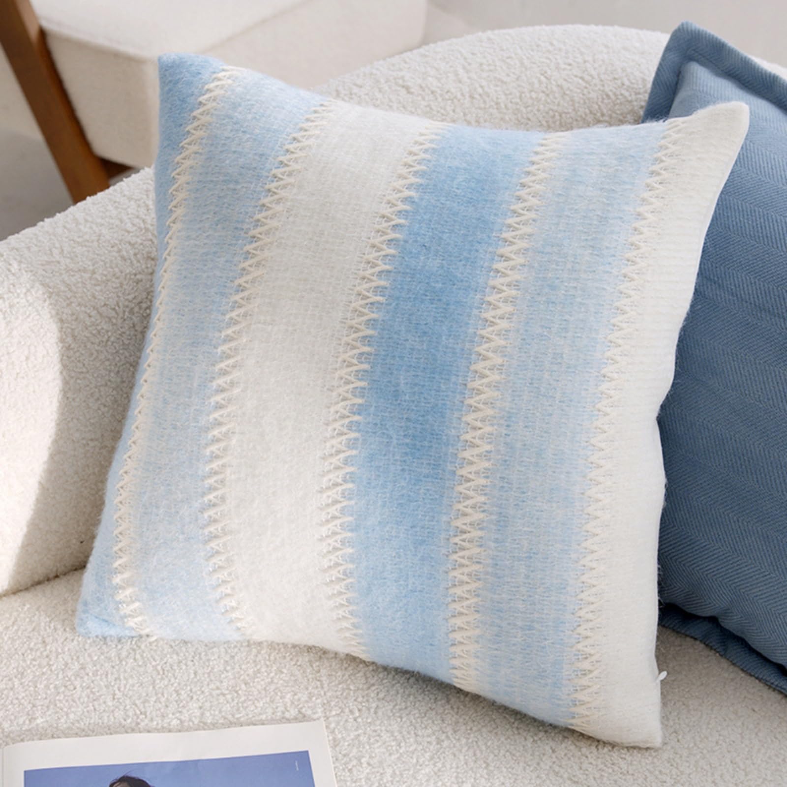 Taie d'oreiller carrée en coton brodé bleu marine pour canapé et lit chaleureux