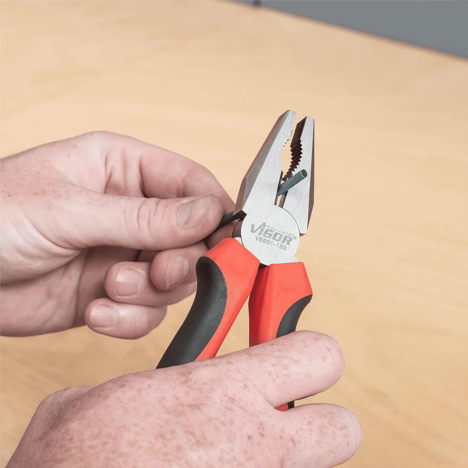 VIGOR Combination Pliers ∙ V6501-180 ∙ 180 mm