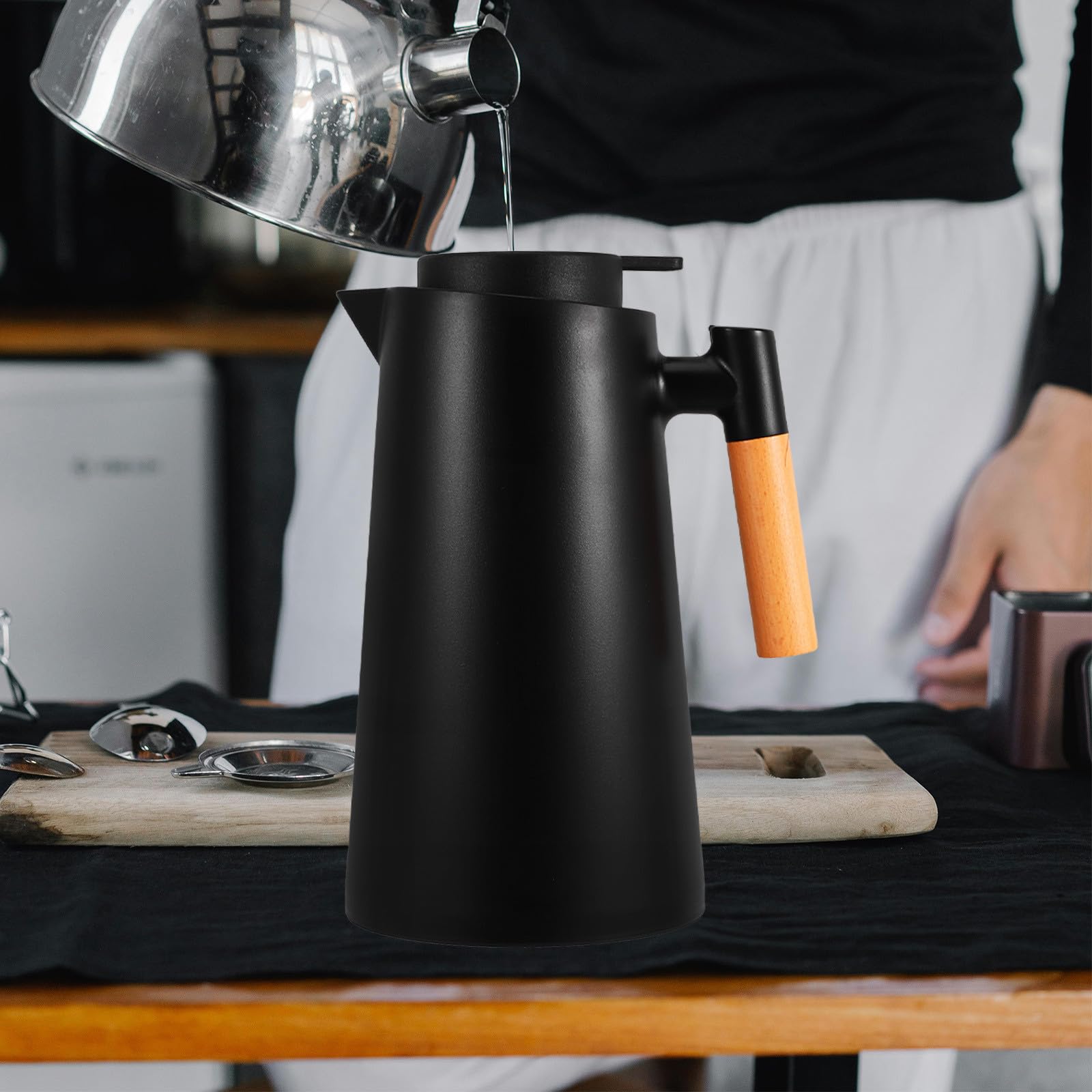 Thermoskanne 1000ml Schwarz mit Griff und Deckel Vakuumisolierte Glasflasche Hält Getränke Heiß oder Kalt Leicht und Stilvoll für Büro oder Zuhause