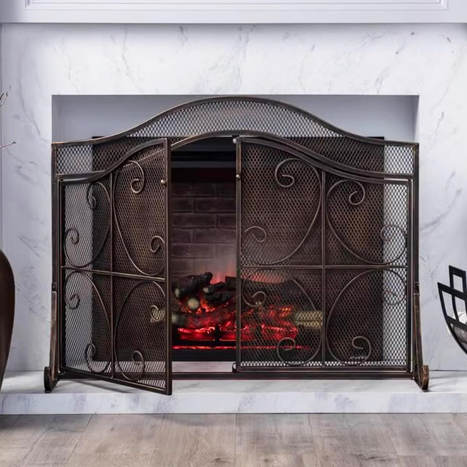 Mampara de chimenea de bronce forjada a mano con elegante arco 1