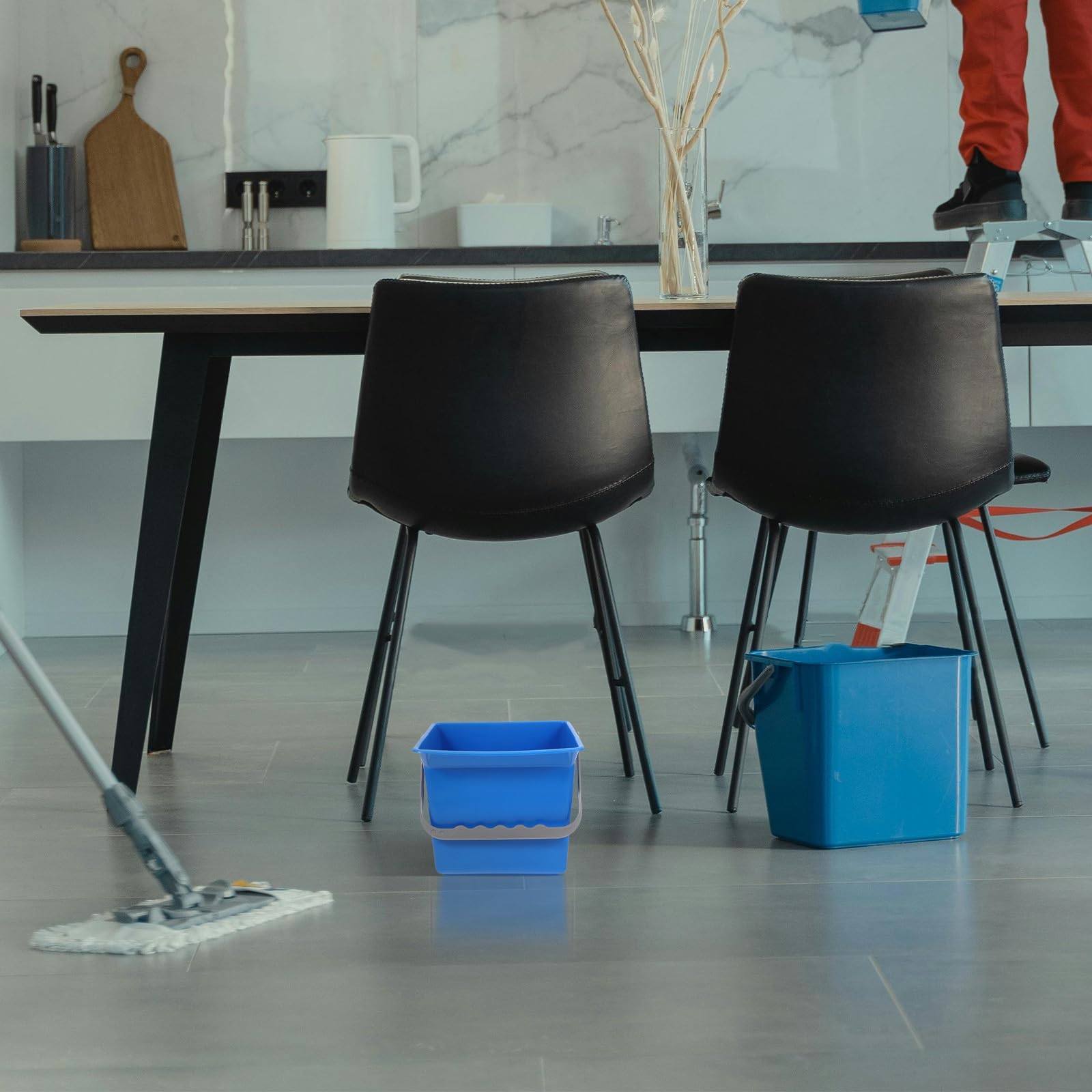 Veemoon Secchio per Pulizie in Plastica Blu da 2 l con Scala Graduata e Design Capiente, per Auto e Suv, Contenitore per Rifiuti e Strumenti di Pulizia