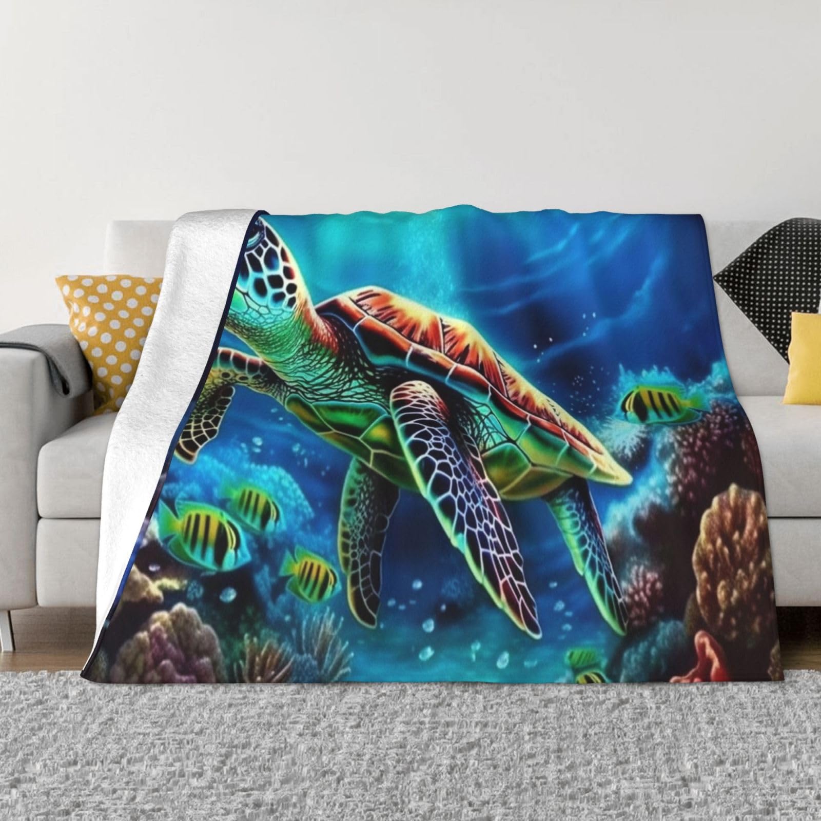 Couverture en peluche douce contre le froid nocturne sur le lit ou la chaise