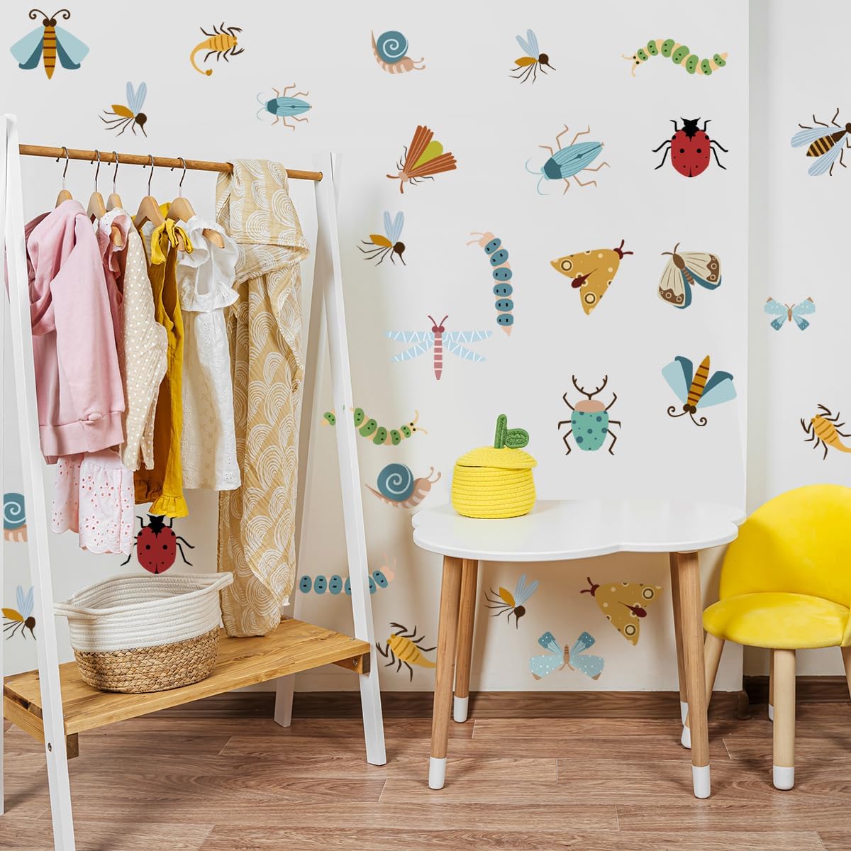 Insect Cartoon Wall Sticker, Nursery Decor, Caterpillars, Dragonflies, Snails, Ladybugs Wall Decor Mural for Nursery Bedroom Living Room Kitchen Home Wall Decals Decoration.