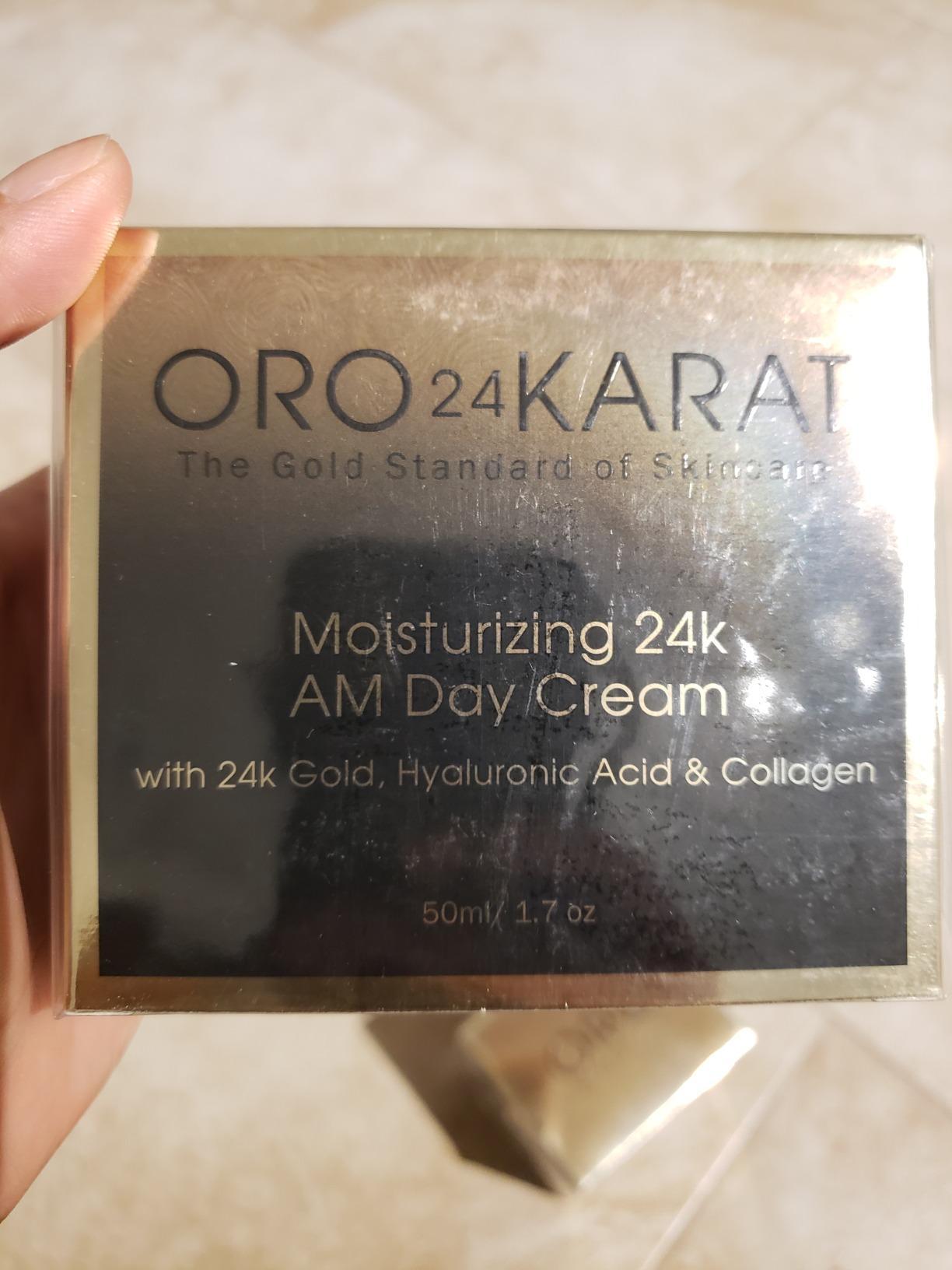 GLO24K UNLEASH THE POWER OF GOLD GLO24K Moisturizing 24k Gold Day and Night Creams for an Optimal AM-PM Hydration Level. A High-Performing Hydration Boost Combo enriched with Hyaluronic Acid, Collagen, Retinol, and Vitamins