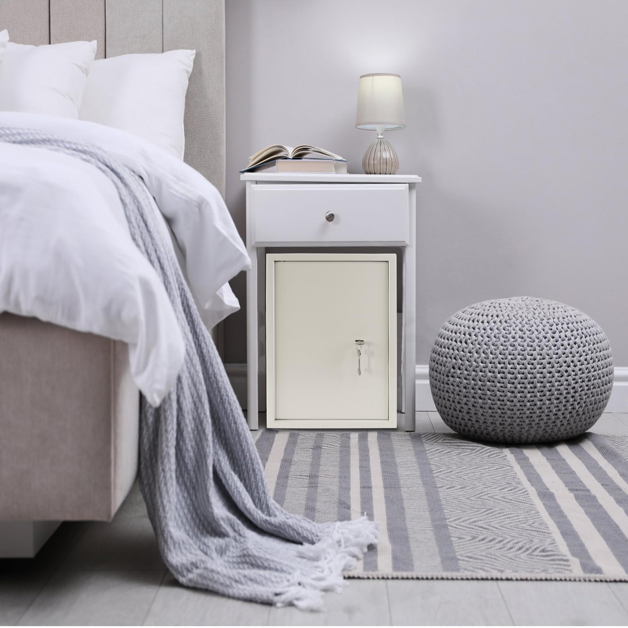 YUENFONG Caja fuerte para muebles con cerradura de doble barba, 35 x 31 x 50 cm, incluye 2 llaves y material de fijación, caja fuerte de pared para suelo, caja fuerte de pared, color plateado