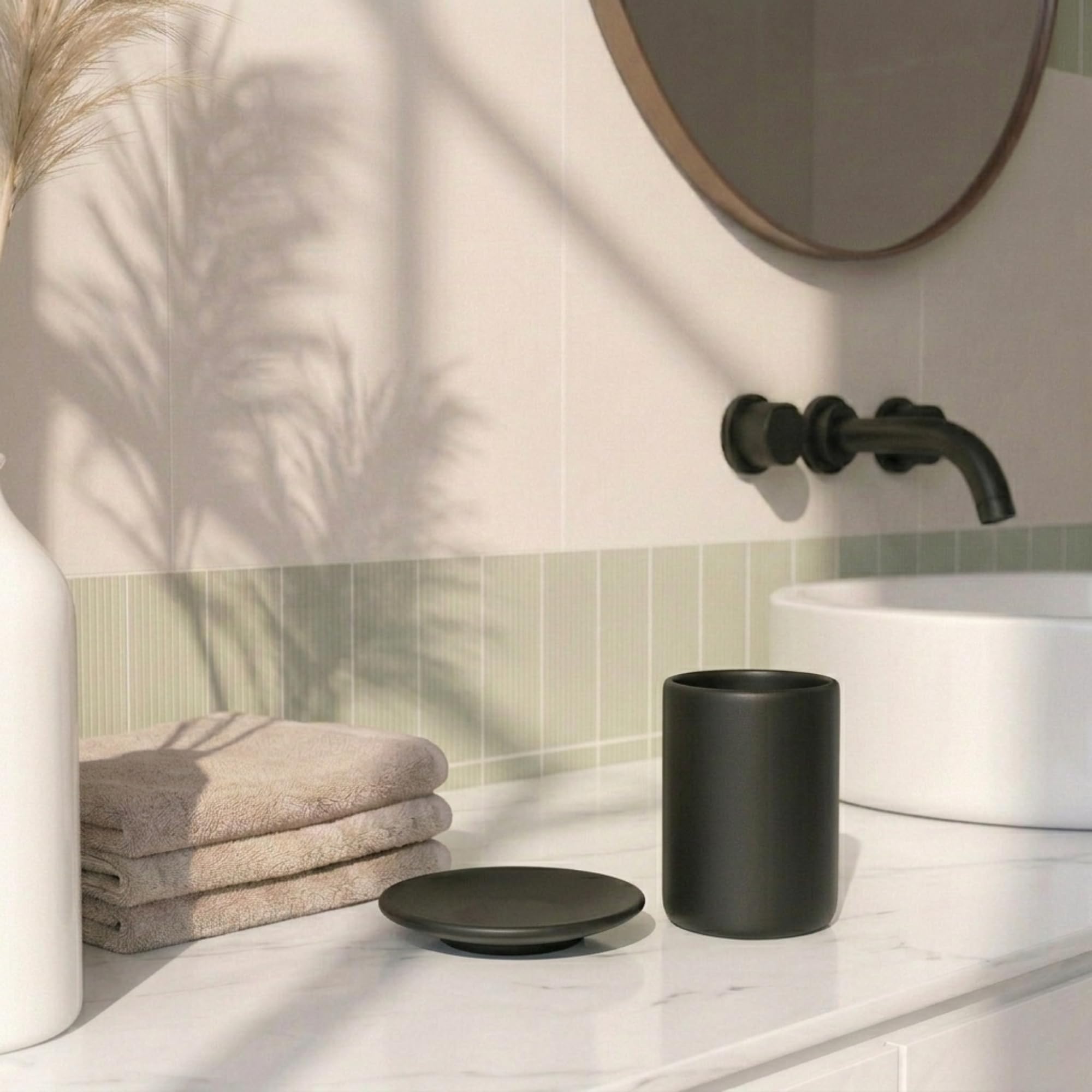 Juego de baño de 5 piezas en negro, cerámica, dispensador de jabón, jabonera, taza para cepillos de dientes, cepillo de dientes, negro mate, juego de accesorios de baño, organizador