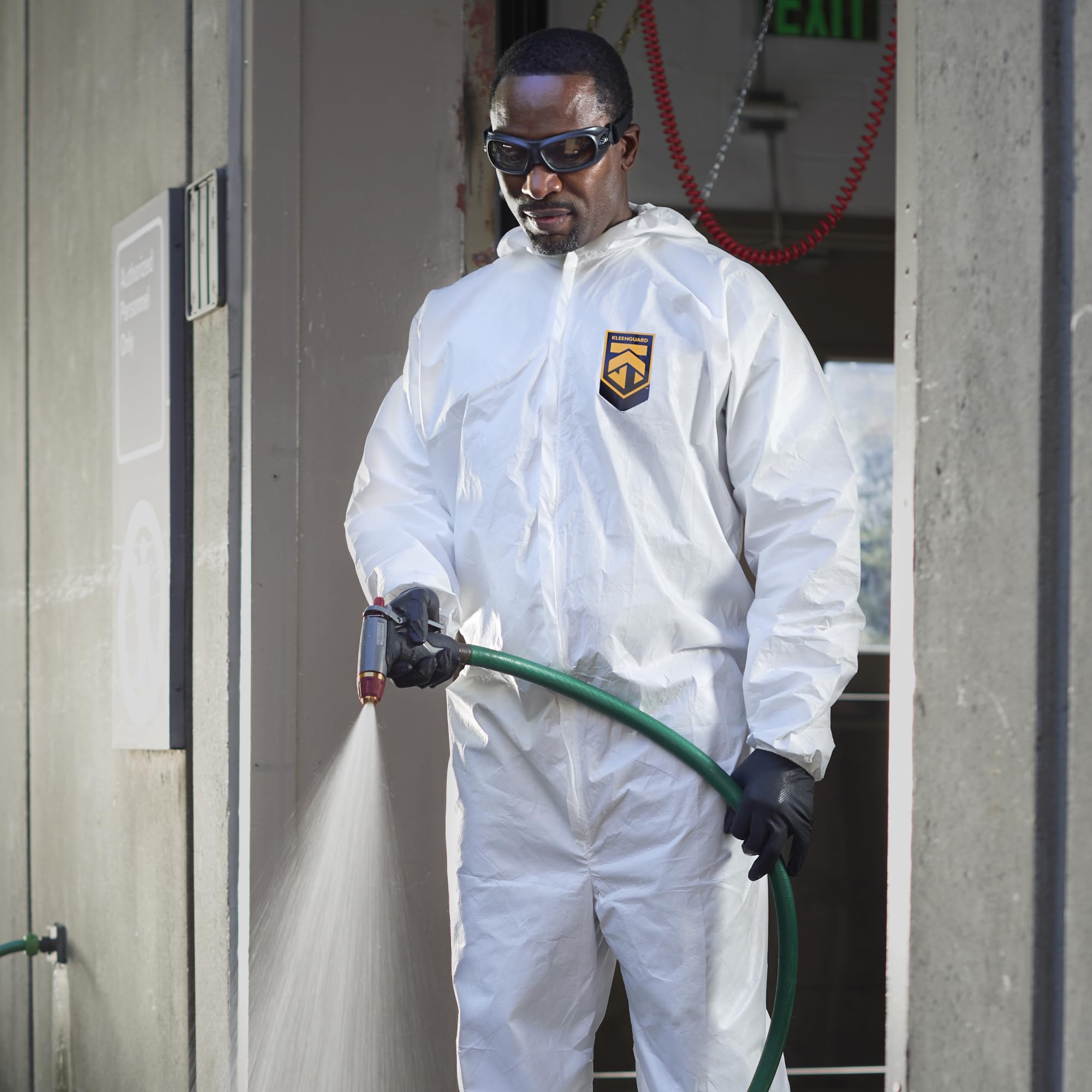 Amazon.com: KleenGuard™ KGA300 Liquid & Particle Surface Prep