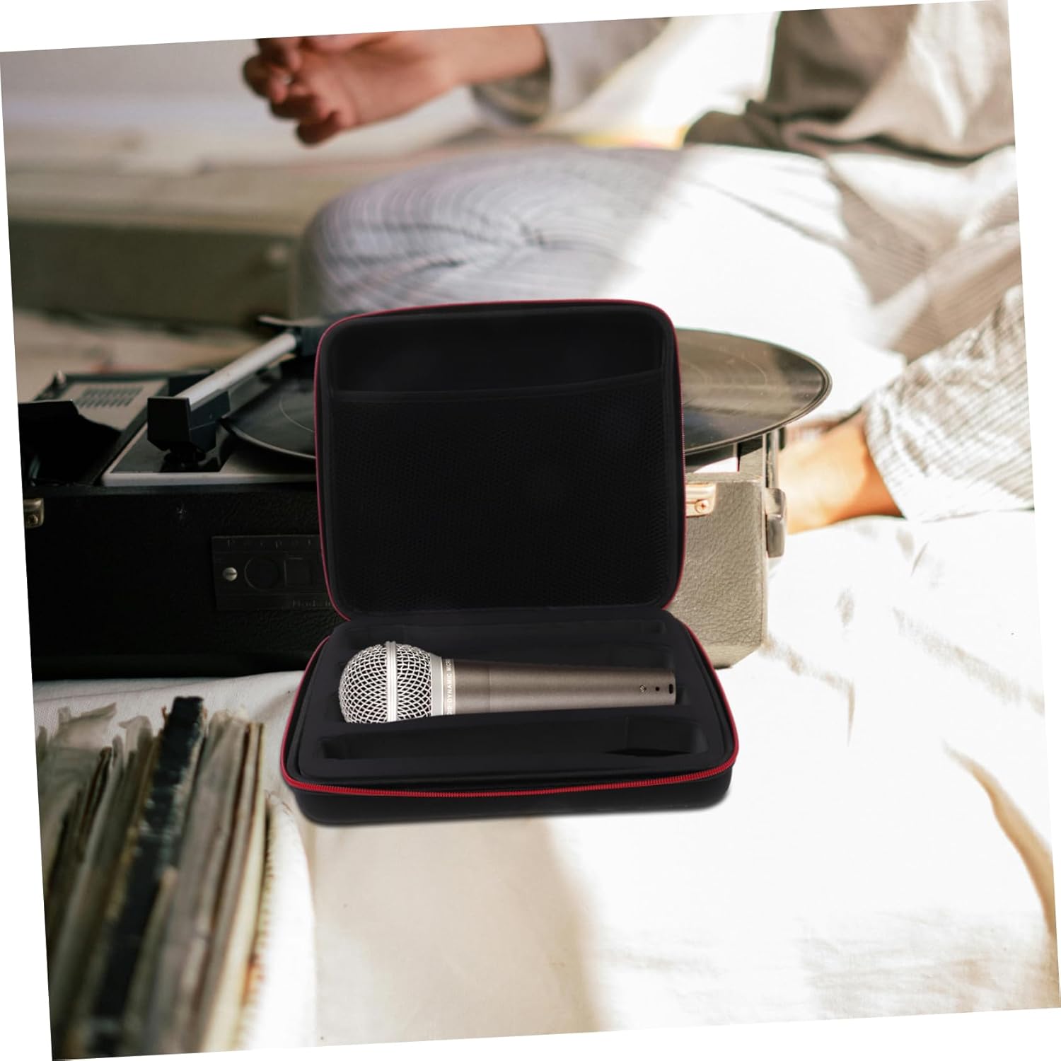 Wireless Microphone Carrying Case EVA Hard Shell Storage Bag for 4 Microphones Portable Zipper Pouch for Home Karaoke and Outdoor Performances