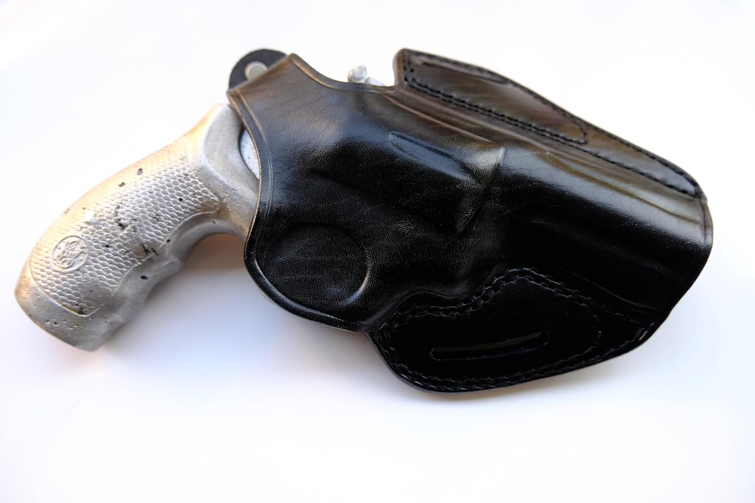 Leather Custom owb Holster for sw 686 3 inch (R.H) Black Tan