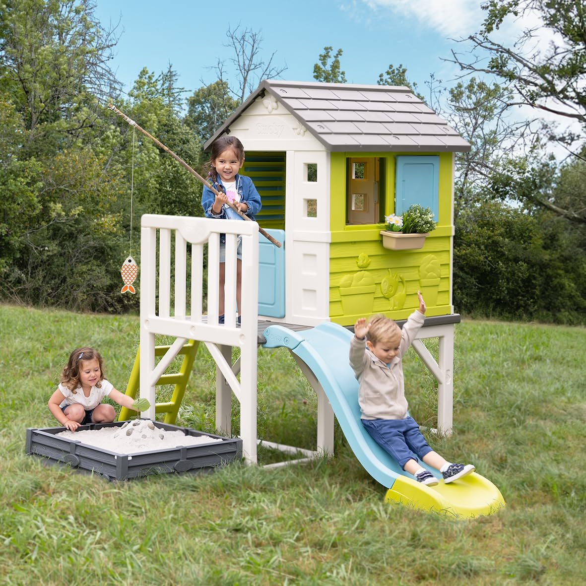 Smoby – Stelzenhaus - Spielhaus mit Rutsche & Sandkasten, mit Fenstern, Tür, Veranda, Leiter, für Jungen und Mädchen ab 2 Jahren