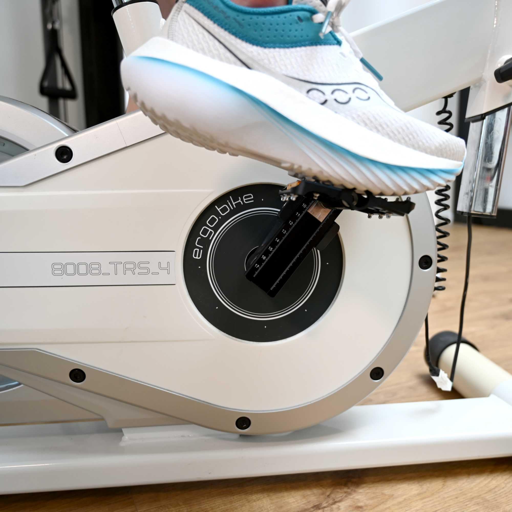 Fahrrad Kurbelverkürzer Set für Pedal rechts, bei Knie- und Hüftschmerzen, für Reha & Ergometer - gelenkschonender Fahrradkurbeladapter - stufenlos verstellbar - WX Vario