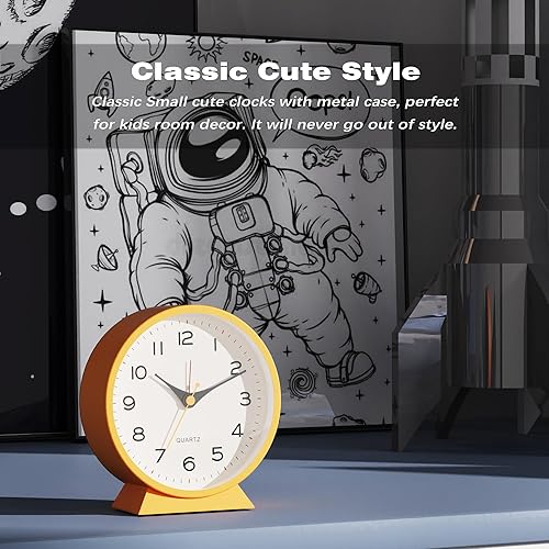 Miniatura 6 de AYRELY Reloj despertador analógico de 4.5 pulgadas, pequeño reloj de escritorio retro que funciona con pilas, reloj de mesa de metal brillante con