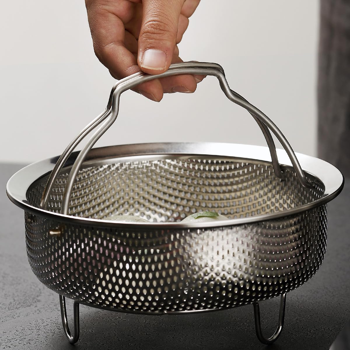 Cesta de vapor instantánea WAGENSTEIGER On-the-Go, construcción de acero inoxidable SUS304 de, colador perforado multiusos para frutas y verduras (8.7 pulgadas de diámetro)