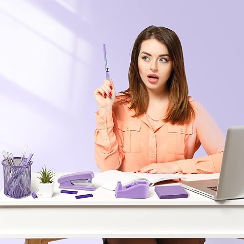 Miniatura 6 de Gueevin 12 piezas de suministros de oficina morados púrpura accesorios de escritorio grapadoras con dispensador de cinta de grapas, soporte para