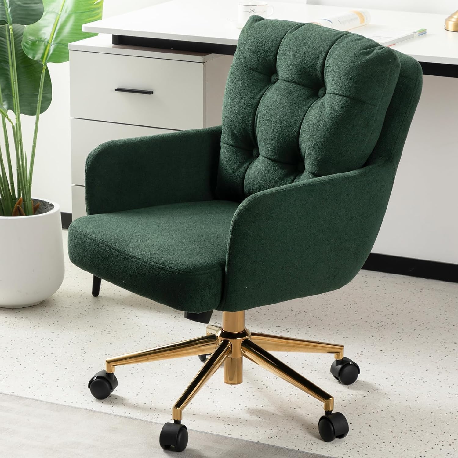 Flannel Office Chair, Comfy Home Office Desk Chairs with Lumbar Support, Modern Velvet Desk Chair Gold Legs Small Swivel Task Chair for Home Office, Bedroom, Study (Green, L)