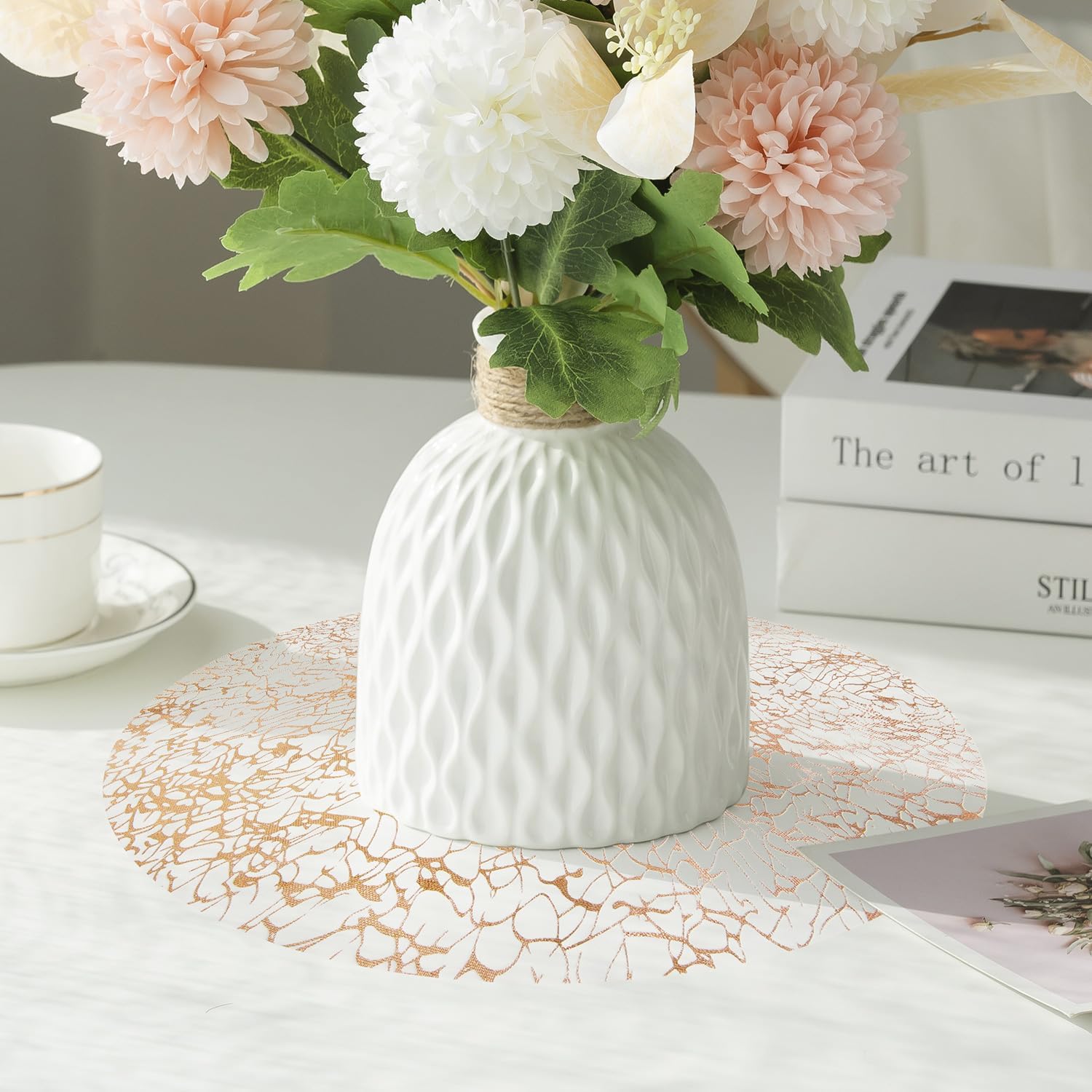 Hysenm 100 Pcs Disposable Champagne Placemats Set Metallic 13 Inch Round Table Doilies, Ultra-Thin Messy Lines Disposable Placement Mats for Home Decoration Dining Table Wedding Birthday Party