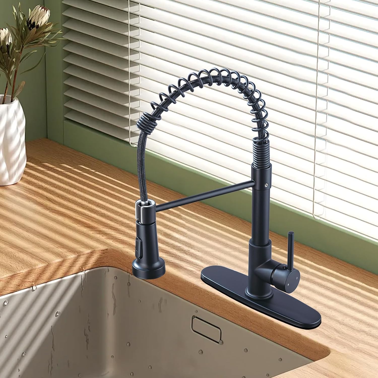 Black Kitchen Faucet with Pull Down Sprayer, Single Handle Kitchen Sink Faucet, High Arc Faucet with Deck Plate, 2 Spray Modes, 360° Swivel, 1 or 3 Hole, Design for RV Laundry Farmhouse Bar