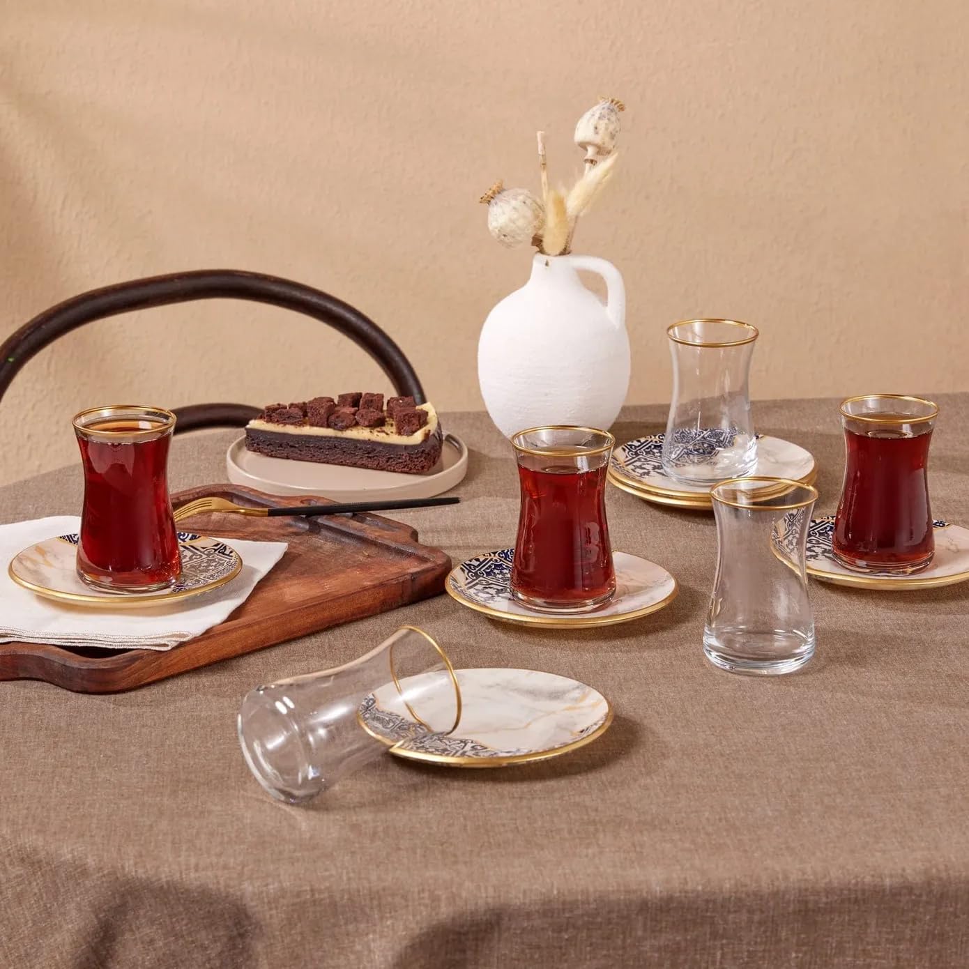 Karaca Leona Set Da Tè Turco Per 6 Persone - 12 Pezzi In Vetro Con Dettagli Oro, Bicchieri Da 150ml E Piattini, Elegante Servizio