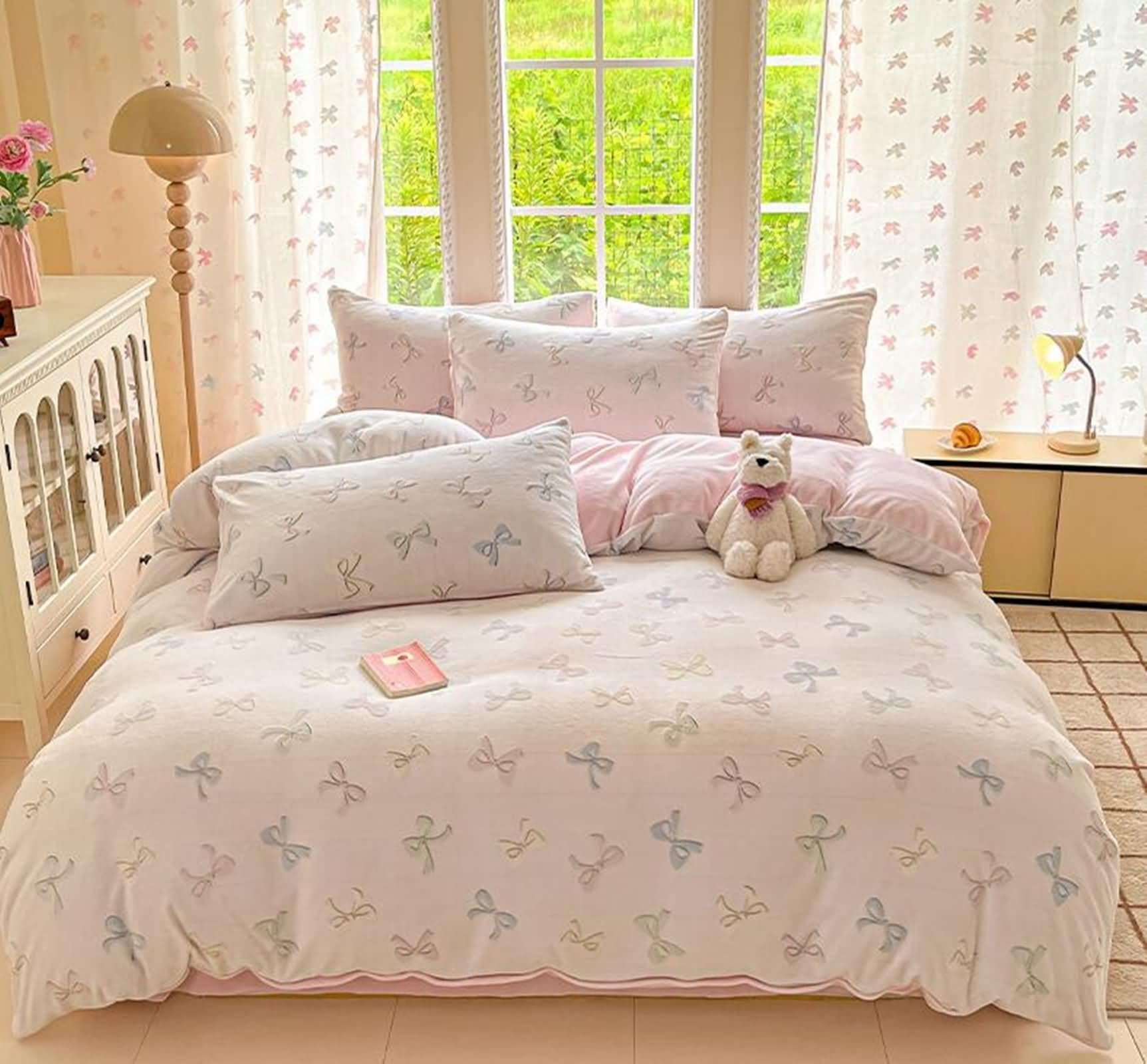 4-częściowy zestaw pościeli, poszwa na kołdrę 200x230cm, prześcieradło z gumką 180x200cm i 2 poszewki na poduszki, wzór kokardki, miękki aksamit, różowy