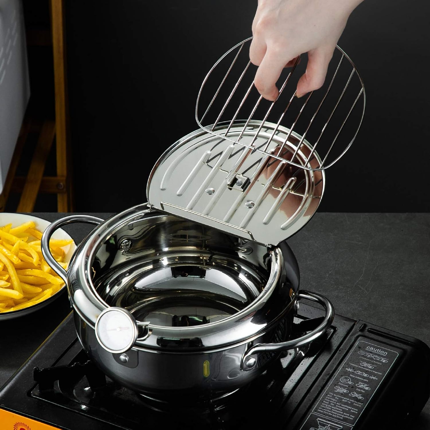 Stainless Steel deep Fryer with Thermometer and lid, Fryer Pot for Cooking, Electric Stove, Induction Cooker, Ceramic hob, Gas Stove in The Kitchen, Silver