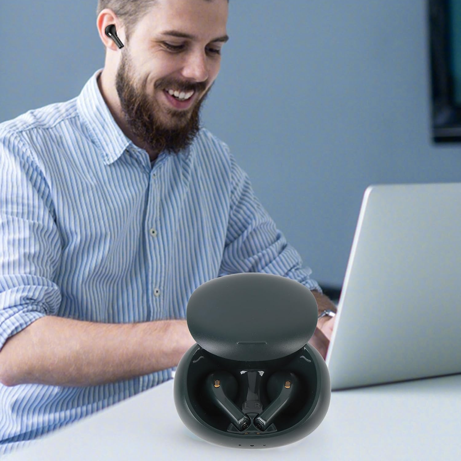 Translation Earbuds Wireless Wireless Translation Earbuds 74 Languages 70 Accents Noise Canceling Translator Earphone for Business Learning, 4-Hour Battery Life, HiFi Sound (Green)