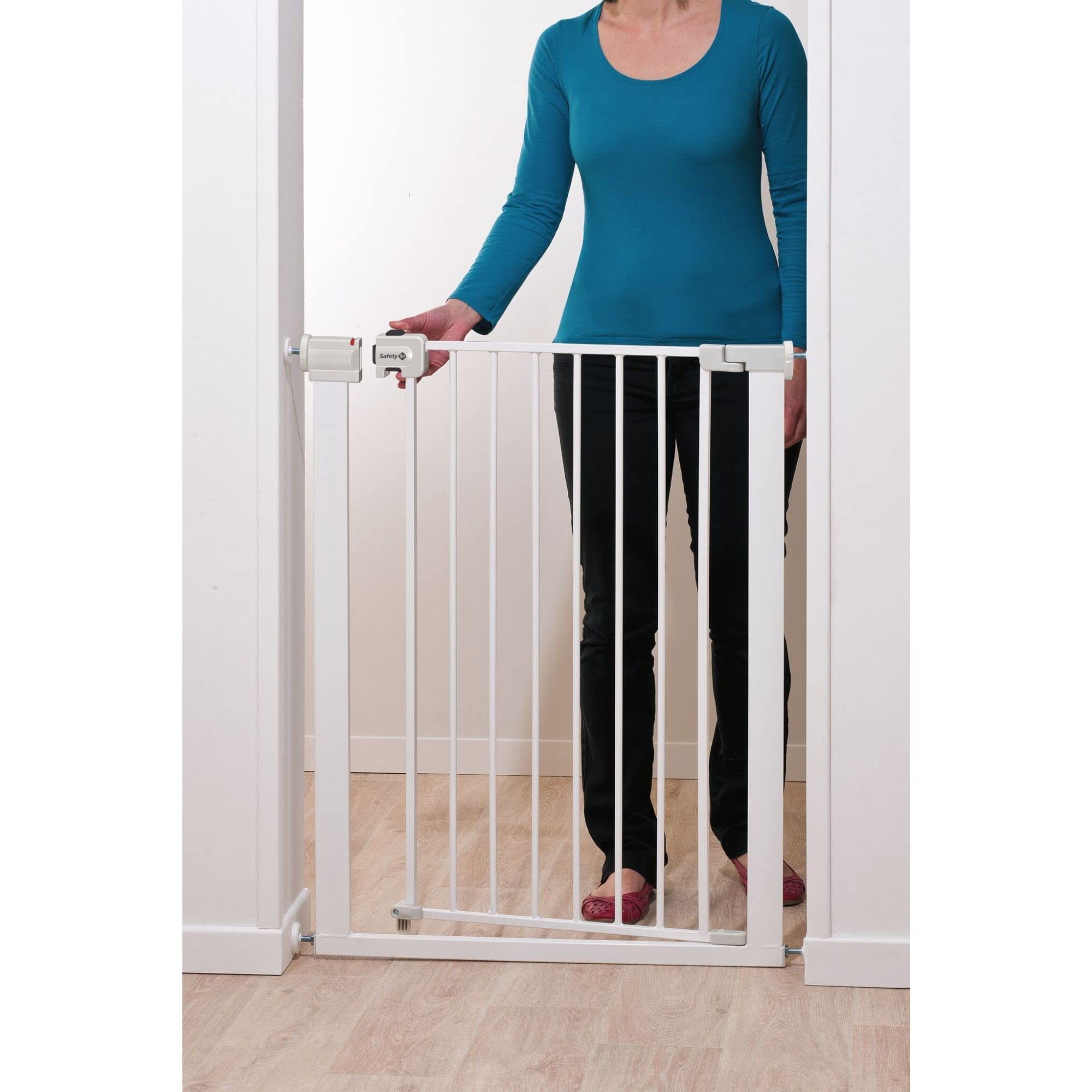 Safety 1st Easy Close Extra Tall Metal Safety gate 91 cm de altura, puerta para niños, escaleras, puertas y compartimentos con dimensiones 73-80 cm, puerta para perros de interior, metal color blanco