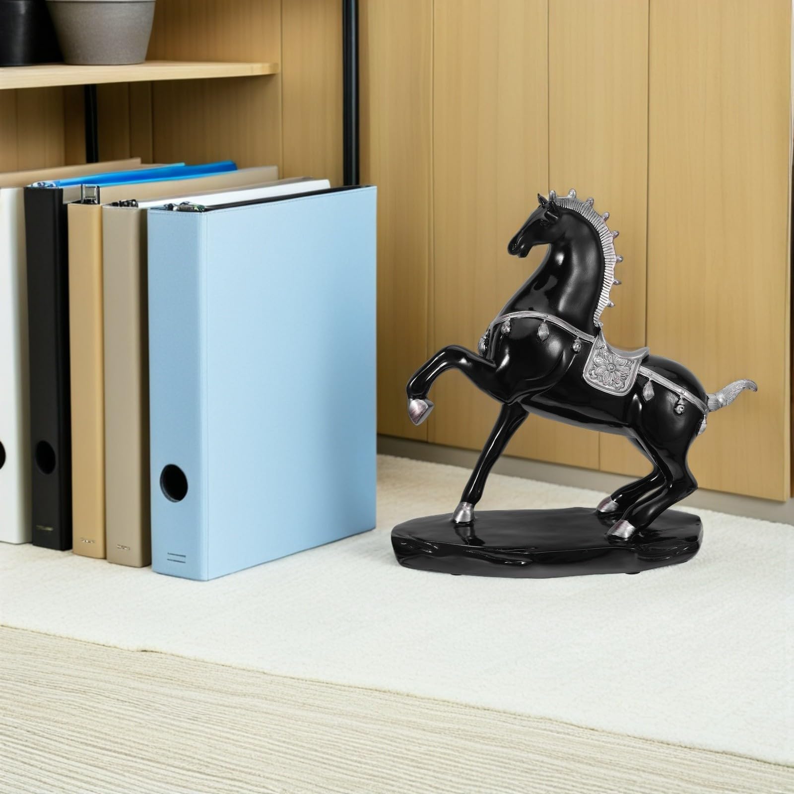 PRETYZOOM Stehende Pferdestatue mit Feng Shui Funktion aus Kunstharz Pferdefigur als Glücksbringer und Tischdekoration für 2026 Chinesische Tierkreiszeichen für Zuhause und Geschenk