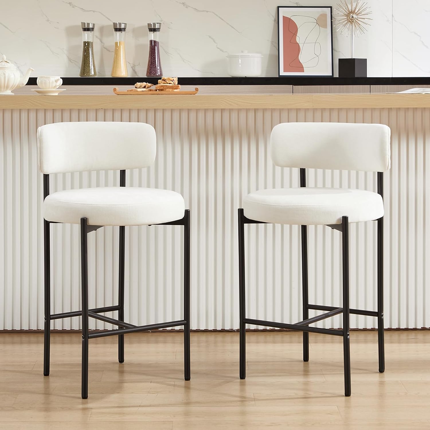 Barhocker 2er Set Cremewei  Chenille Stoff mit LehneIndustriestil K chenhocker mit MetallbeinenBarstuhl Tragf higkeit 150 kgHohe Thekenst hle Modern K chenst hle f r Bar Theke K che