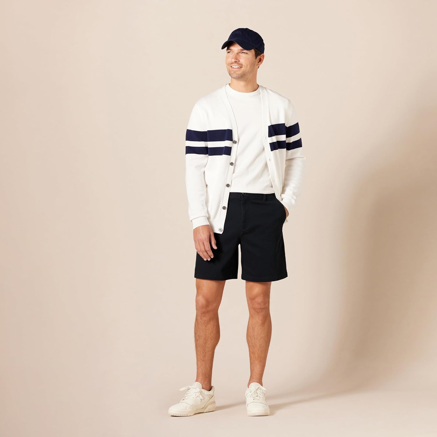 Amazon Essentials Men's Classic-Fit 7" Comfort Stretch Chino Shorts - Image 4