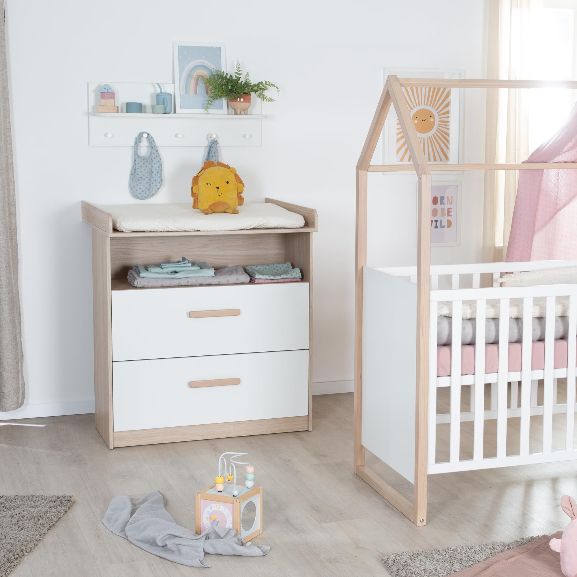 roba Babymöbel Cabane 2 pièces – Lit bébé & lit d'appoint 60 x 120 cm + commode à langer avec embout amovible – Chambre d'enfant en blanc/décor chêne