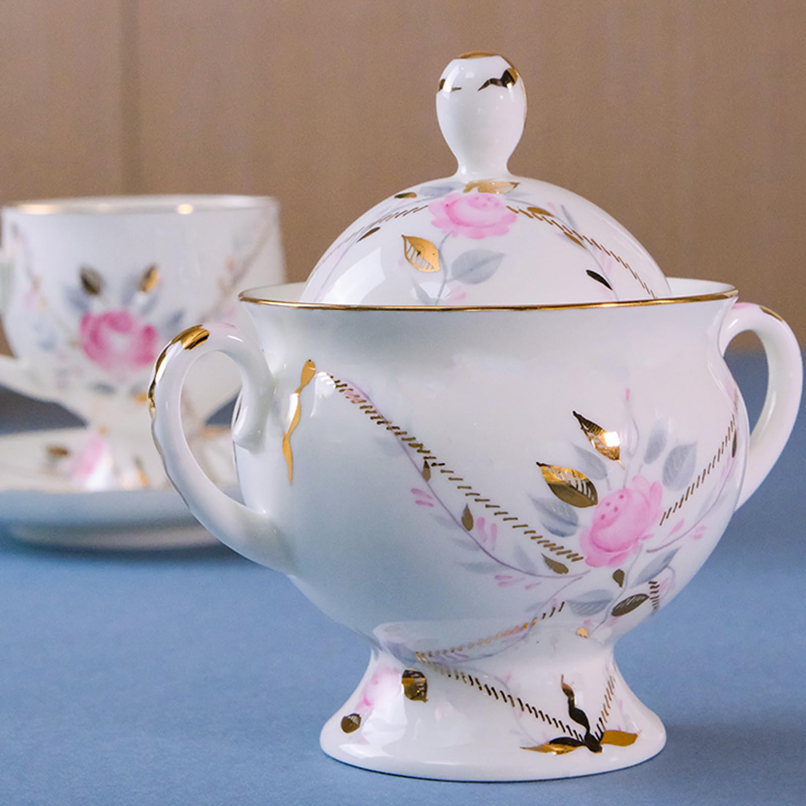 Amazon｜花柄の絶妙な背の高いコーヒーカップとソーサー、豪華な 