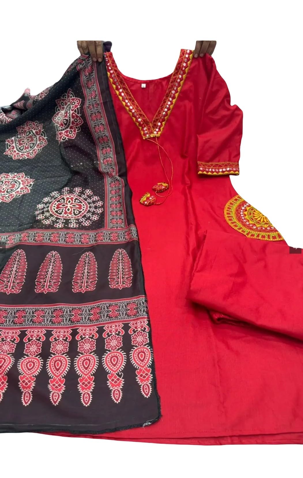 Women Black Kurta Set with Red Printed Dupatta (IN, Alpha, M, Regular, Red)