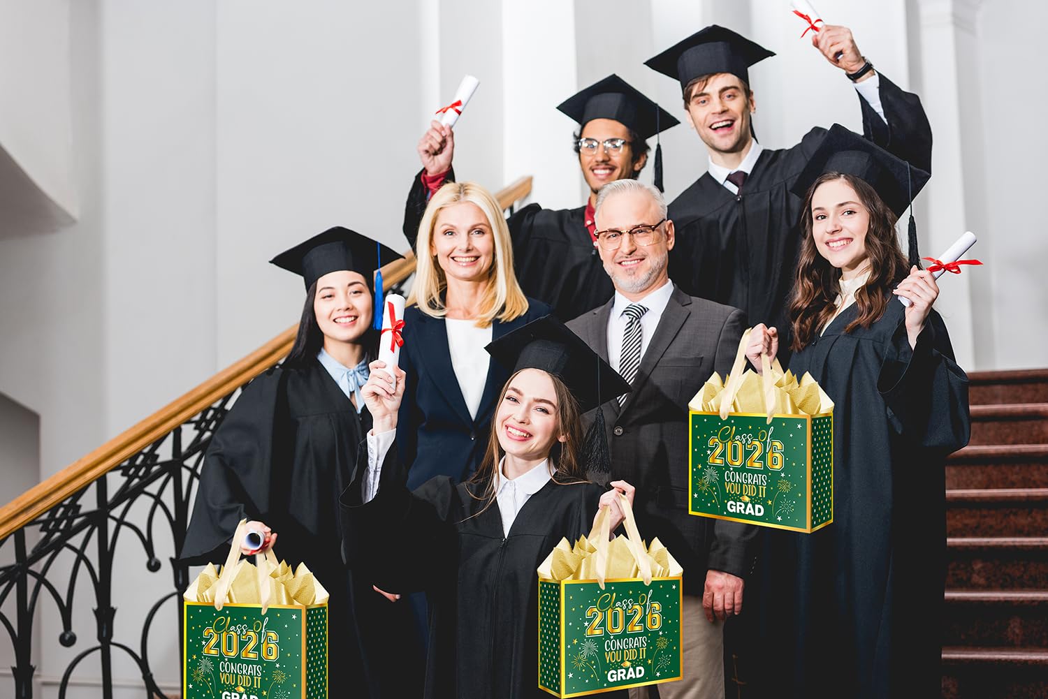 Jaywayang 12.6" Large Green and Gold Graduation Gift Bag, 2026 Congrats Grad Desgin Gift Bag with Tissue Paper and Card for High School, College Graduation Season Theme Party.