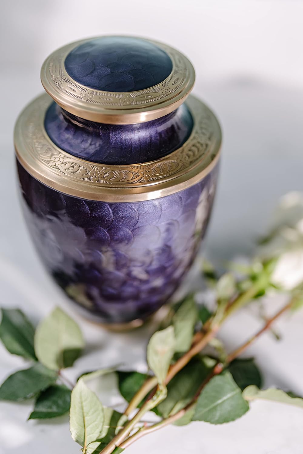 Cremation Urn for Human Ashes – Adult Brass Urn for Men or Women up to 200lbs – Handcrafted Memorial Burial Urn – Suitable for Funeral or Display