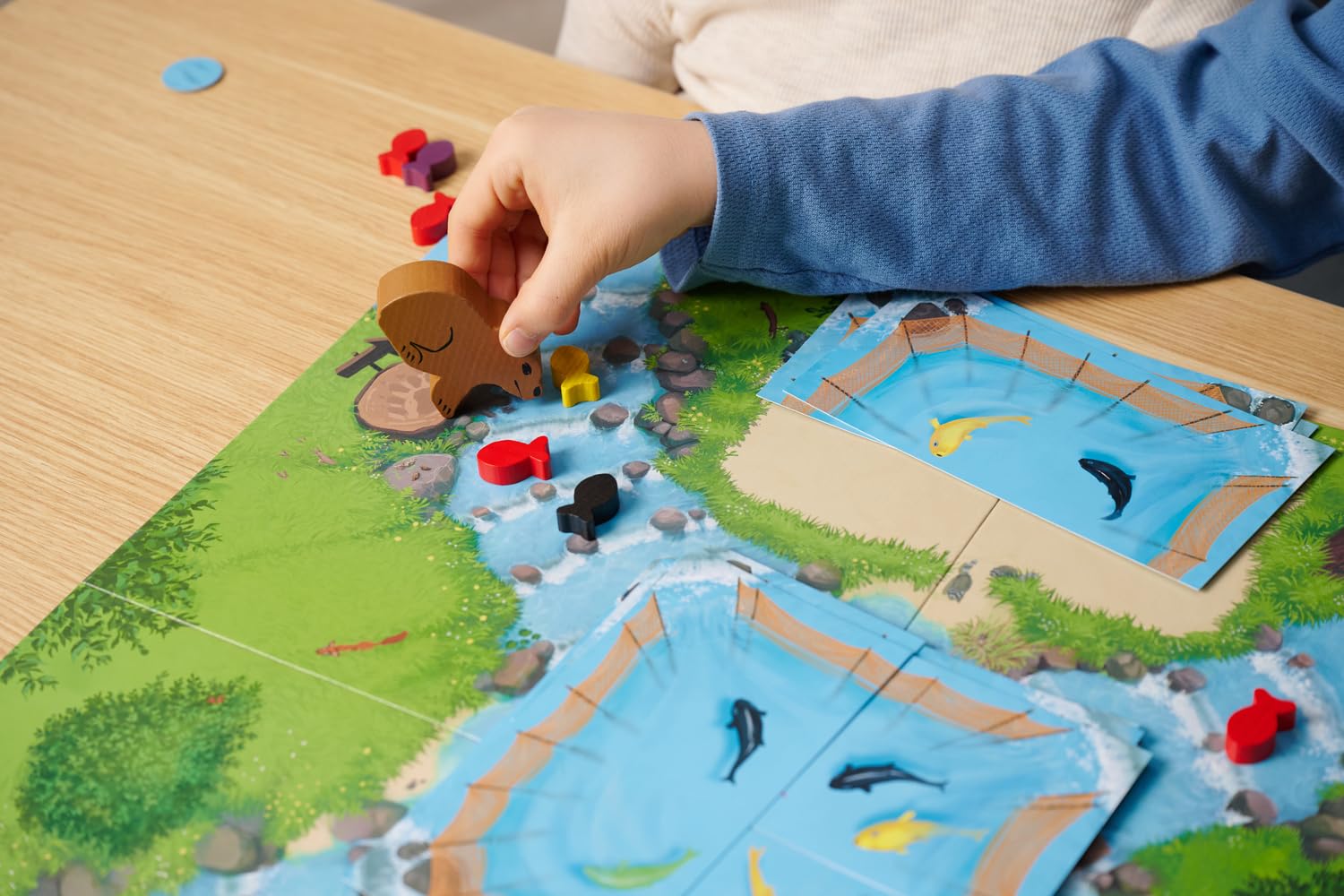 Zoch Flitze Flatze - Jeu Familial avec Plan de Jeu de rivière Convertible, Jeu de Cartes Tactique, Ours Babbel Bloque Le Saumon, Jeu de réflexion pour Enfants à partir de 6 Ans